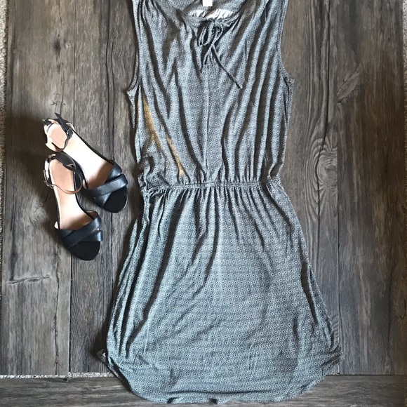 H&M Summer Dress Medallion print black/white High/Low elasticized waist - Picture 1 of 7